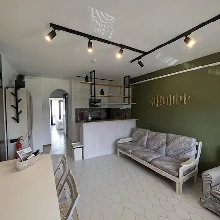 Apartment Santa Cruz Ferias De Sonho Silveira (Lisbon)